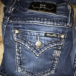 Size 28 MISS ME SKINNY JEANS w Gold stitching